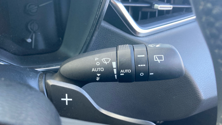 Toyota Corolla 2.0 VVT-i Hybrid Excel 5dr CVT Hybrid Hatchback